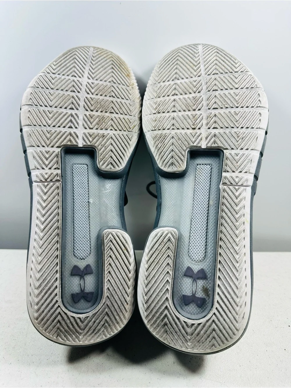 Under Armour Men’s Grey Training Shoes - HOVR Cushioning size 8,5